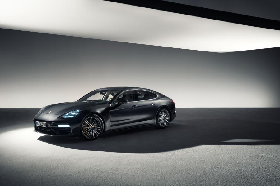  Porsche Panamera Turbo 2016 года  (фото 34 из 53)
